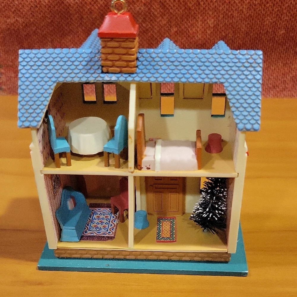 Enesco Victorian Doll House with Red and Green Details